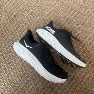 Hoka arahi 7 Black and White Athletic Sneakers